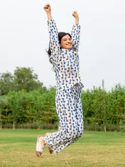 Blue Giraffe Soft Cotton Pyjama Set