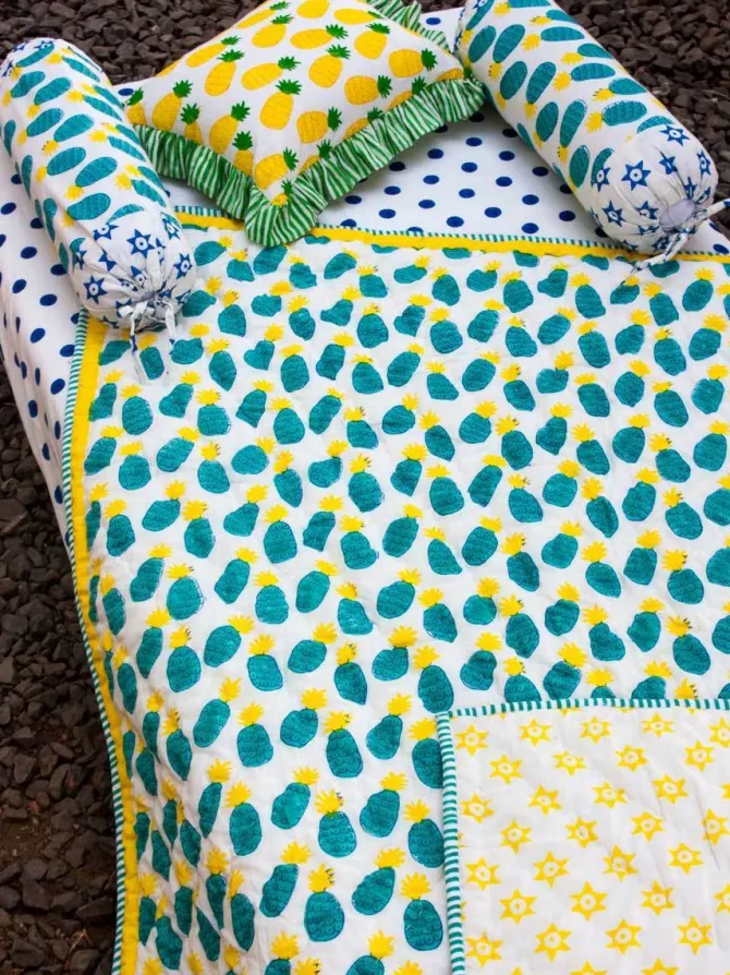 Firozi Ananas Organic Cotton Quilt for Infants