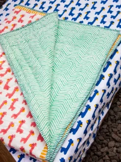 Pink Giraffe Organic Cotton Quilt for Infants