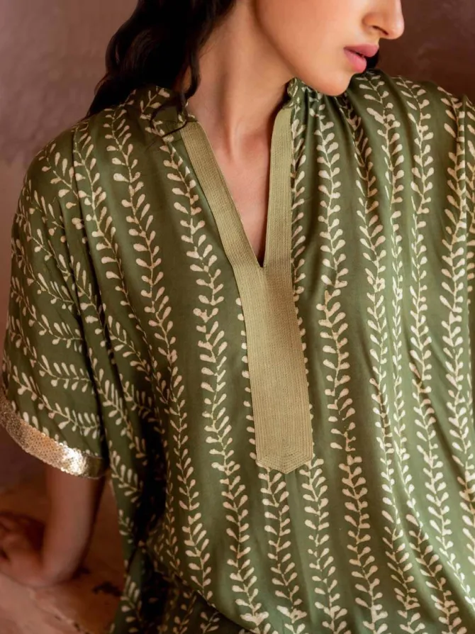 Raabta Modal Kaftan Kurta