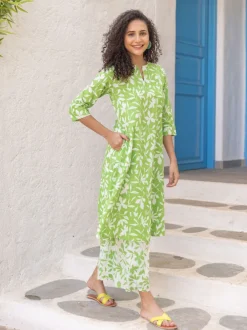 Set of 2 - Suzume Long Kurta and Pants Set