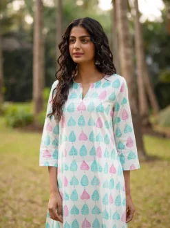 Set of 2 -Aesha Cotton Long Kurta With Pants